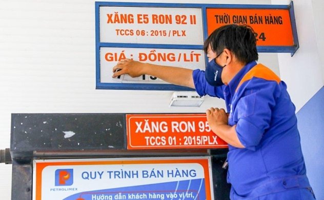 Xăng, dầu giảm giá mạnh trong chiều nay