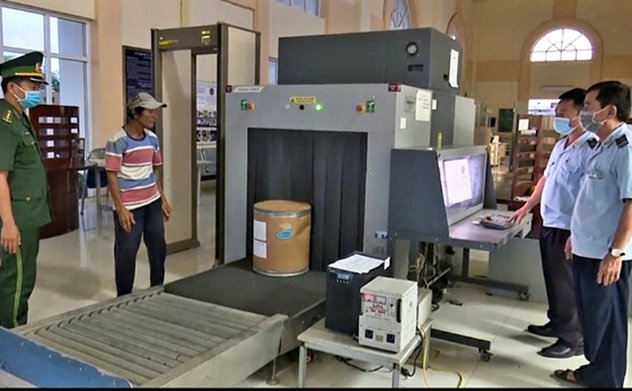 Từ 1/12, tăng cường chống buôn lậu, gian lận thương mại qua cảng hàng không quốc tế