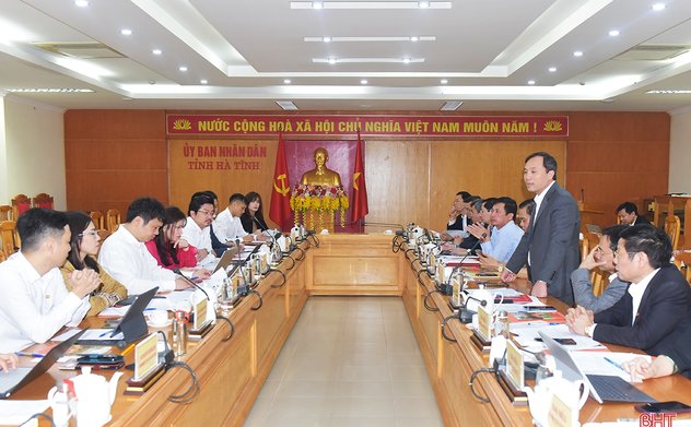 FPT đề xuất đầu tư nhiều dự án giáo dục, chuyển đổi số tại Hà Tĩnh 