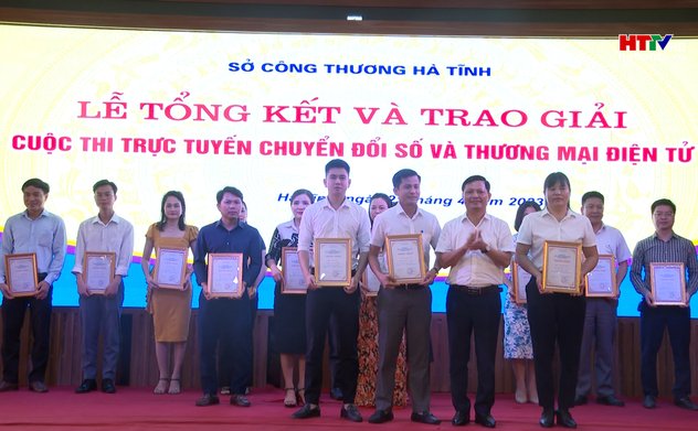 Sở Công Thương trao giải cuộc thi về chuyển đổi số và thương mại điện tử