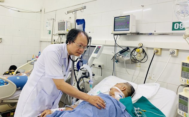 Bác sĩ chống dịch ủng hộ chuyển COVID-19 sang bệnh truyền nhiễm nhóm B