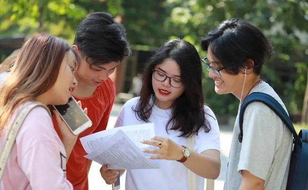 INFOGRAPHIC: 20 ngành học có điểm chuẩn cao nhất mùa tuyển sinh đại học 2023