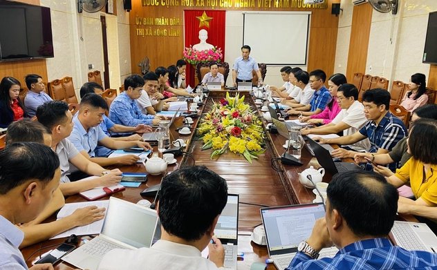 Sở Thông tin và Truyền thông Hà Tĩnh làm việc với Thị xã Hồng Lĩnh về Chuyển đổi số