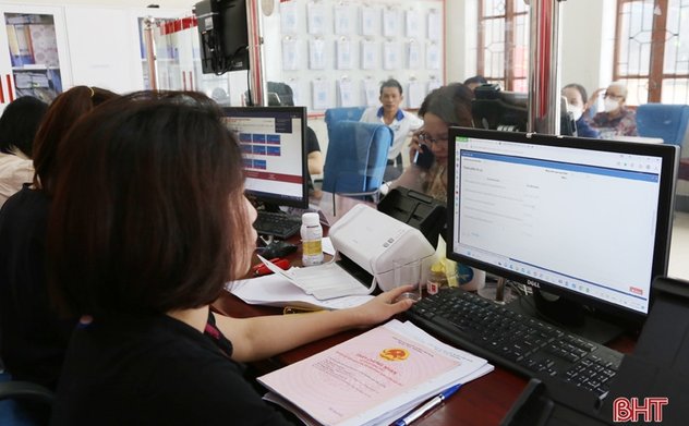 Chính sách mới với công chức, viên chức có hiệu lực từ tháng 11/2023 