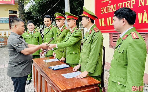 Hiểu hơn về pháp luật từ việc giao nộp vũ khí, vật liệu nổ