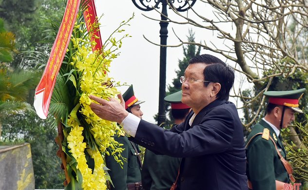 Nguyên Chủ tịch nước Trương Tấn Sang dâng hương cố Tổng Bí thư Trần Phú