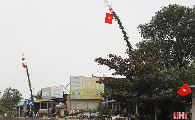 Dựng nêu ngày tết, cần tuân thủ khoảng cách an toàn lưới điện 