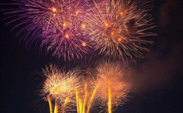 Pháo hoa rực sáng bầu trời Hà Tĩnh đón chào năm mới Giáp Thìn 2024