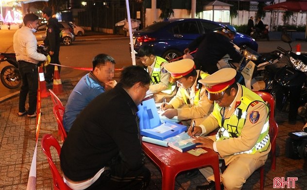 Chống người thi hành công vụ có mức án cao nhất đến 7 năm tù