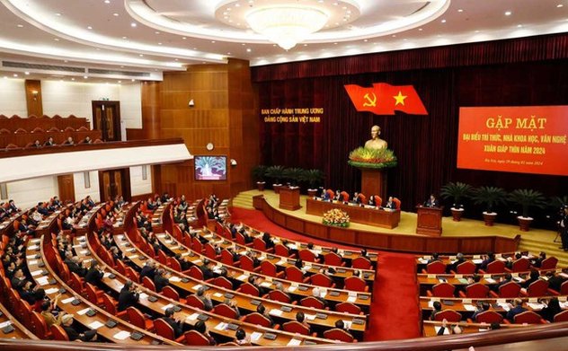 Xây dựng đội ngũ trí thức ngày càng lớn mạnh về số lượng và chất lượng 