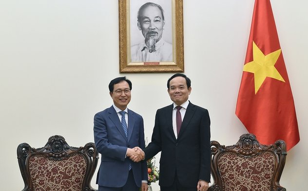 Đề nghị Samsung hỗ trợ Việt Nam đào tạo 50.000 kỹ sư ngành bán dẫn 