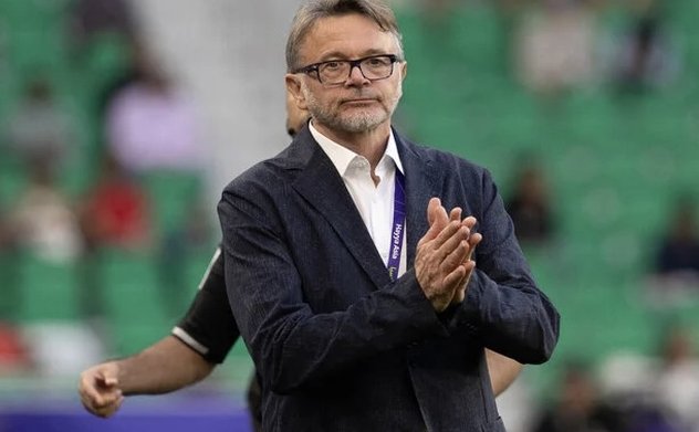 VFF chấm dứt hợp đồng với HLV Troussier