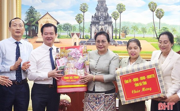 Lãnh đạo tỉnh Hà Tĩnh chúc Tết cổ truyền Bunpimay - Lào 