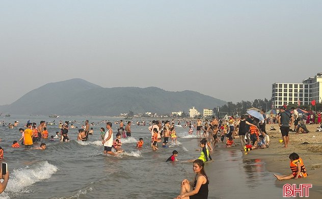 Du lịch 5 ngày nghỉ lễ ở Hà Tĩnh: Du khách, người làm dịch vụ đều vui