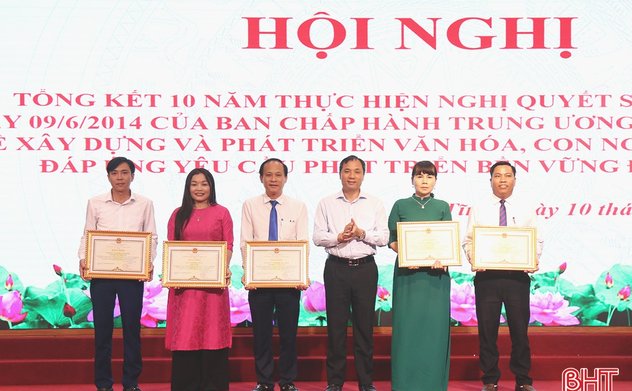 Xây dựng, phát triển toàn diện văn hóa và con người Hà Tĩnh thấm nhuần tinh thần dân tộc, giàu bản sắc quê hương 
