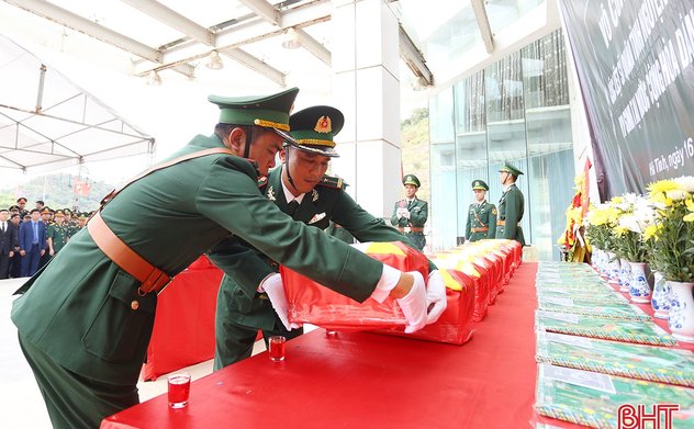 Hà Tĩnh đón nhận 11 hài cốt liệt sỹ hy sinh tại Lào về nước