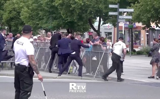 Thủ tướng Slovakia qua cơn nguy kịch dù trúng nhiều phát đạn