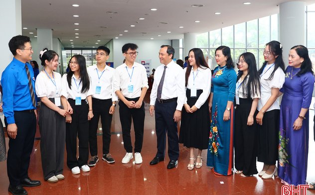 Gặp mặt thanh niên, sinh viên Hà Tĩnh tiêu biểu đang công tác, học tập tại Đà Nẵng và Thừa Thiên Huế 