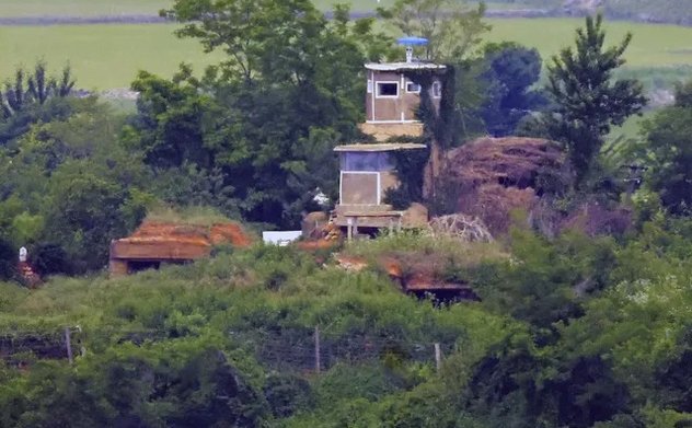 Hàn Quốc nổ súng cảnh cáo 20 lính Triều Tiên vượt qua biên giới