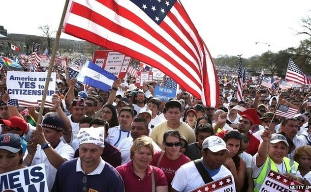 Tổng thống Mỹ công bố sắc lệnh tạo điều kiện cho hơn nửa triệu người nhập cư