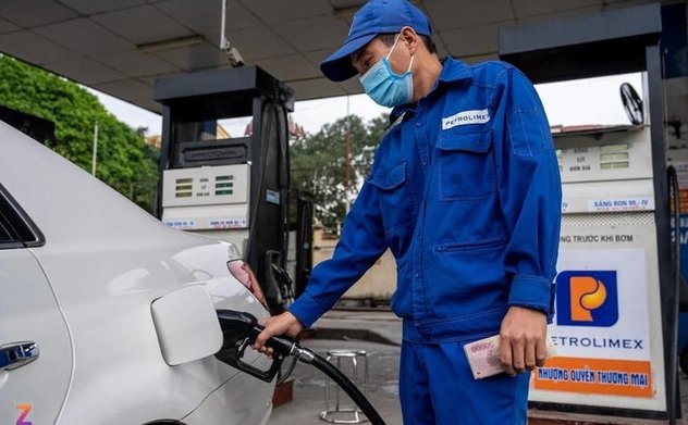 Giá xăng vượt 23.000 đồng/lít