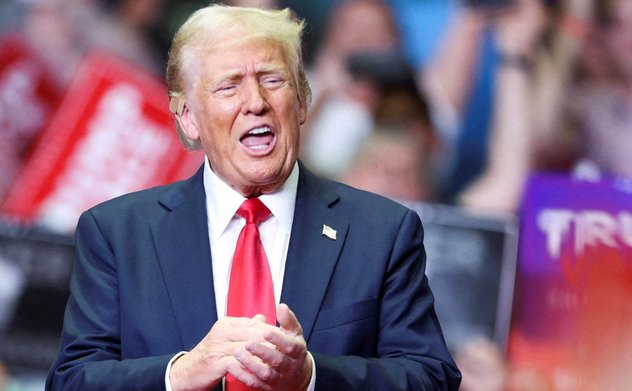 Ông Donald Trump: Bà Kamala Harris sẽ dễ bị đánh bại hơn ông Biden