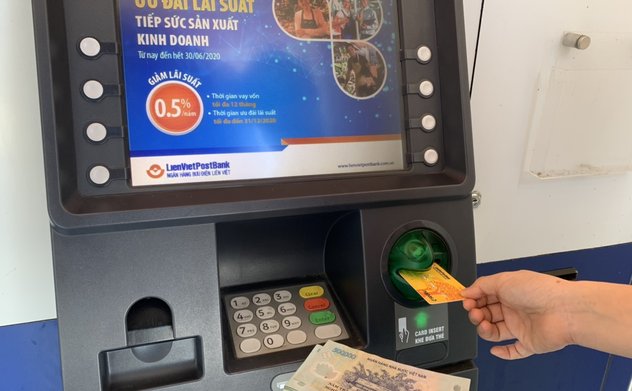 Nhận lương hưu, trợ cấp BHXH qua tài khoản ATM