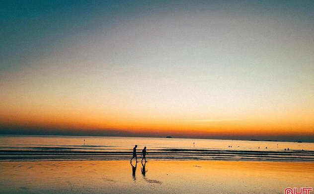 Tuyệt đẹp khoảnh khắc bình minh trên biển Thiên Cầm 