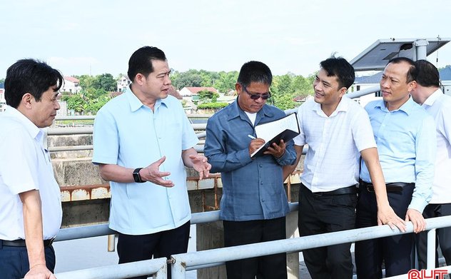 Hà Tĩnh và Khăm Muồn trao đổi kinh nghiệm vận hành công trình thủy lợi