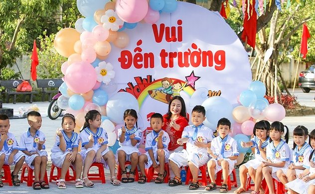 Học sinh Hà Tĩnh tựu trường vào ngày 29/8