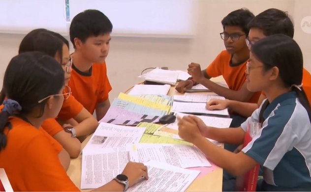 Singapore cấm điện thoại ở trường học