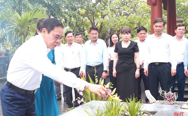 Nhiều hoạt động tại lễ giỗ lần thứ 204 của Đại thi hào Nguyễn Du 