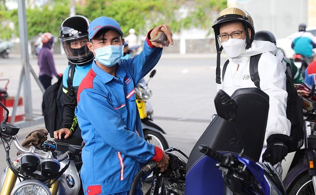 Giá xăng về dưới 20.000 đồng một lít