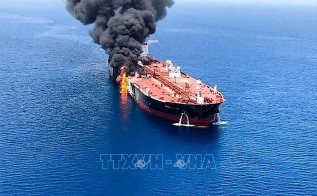 Cứu hộ thành công tàu chở dầu bị tấn công trên Biển Đỏ
