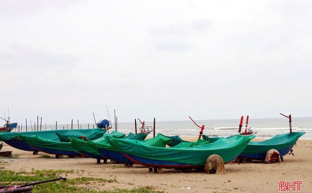 Người dân các địa bàn phía Nam Hà Tĩnh nhanh tay ứng phó với mưa bão