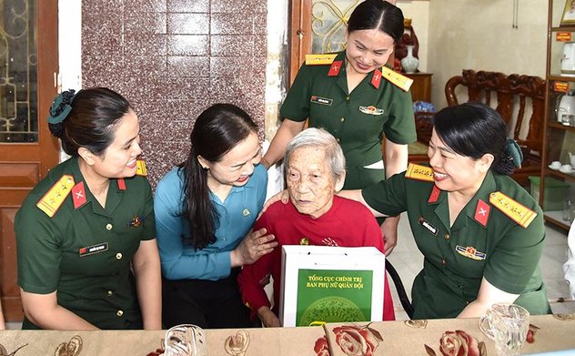 Hơn 480 triệu đồng được Phụ nữ Hà Tĩnh huy động tri ân các đối tượng chính sách