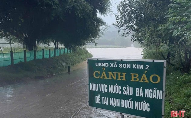 Hơn 9.000 học sinh Hà Tĩnh nghỉ học do mưa lũ