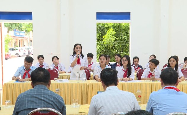 Lắng nghe ý kiến của trẻ em xung quanh vấn đề học tập, đời sống