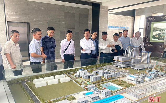 Lãnh đạo Hà Tĩnh thăm Công ty TNHH Công nghệ bảo vệ môi trường Hồ Nam Tengchi