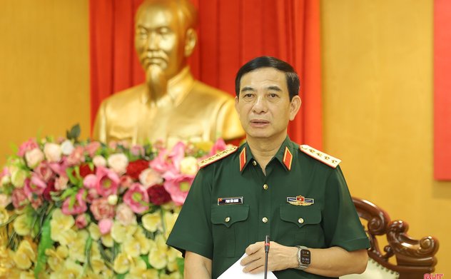 Bộ trưởng Bộ Quốc phòng và đoàn công tác Chính phủ làm việc tại Hà Tĩnh 