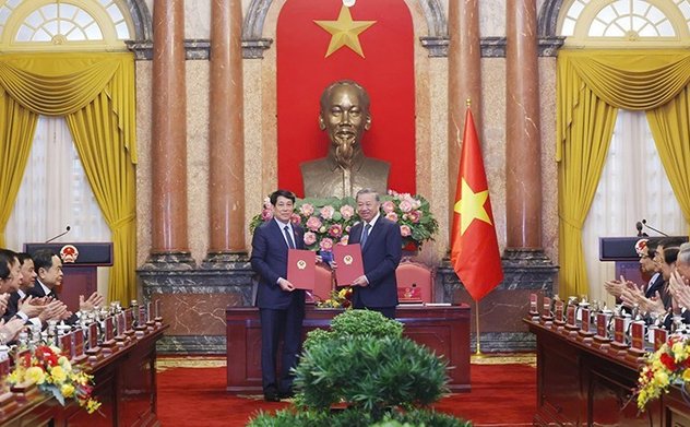 Bàn giao công tác giữa Tổng Bí thư Tô Lâm và Chủ tịch nước Lương Cường