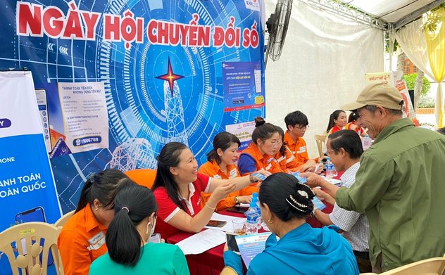 Phổ biến kiến thức, nâng cao kỹ năng số và năng lực tiếp cận thông tin cho người dân trên địa bàn Hà Tĩnh 