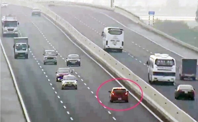 Đi ngược chiều trên cao tốc: "Xử lý hình sự chứ không chỉ dừng lại ở mức phạt cao" 