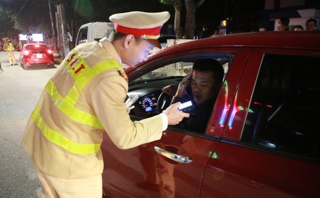 Tài xế có thể bị trừ hết điểm bằng lái nếu vi phạm nồng độ cồn