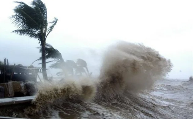 Những điều không nên làm khi bão đổ bộ 