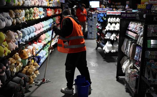 Anh tăng lương tối thiểu 6,7% cho người lao động