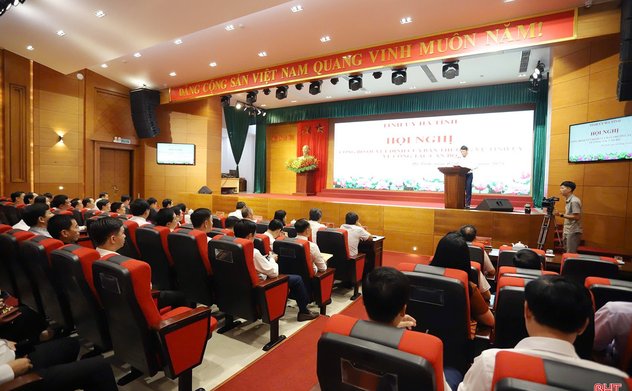 Ban Thường vụ Tỉnh ủy Hà Tĩnh luân chuyển, điều động 19 cán bộ chủ chốt 