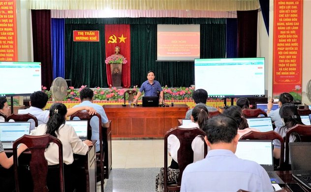 Hương Khê: Sử dụng phần mềm hỗ trợ theo dõi đánh giá công tác cải cách hành
