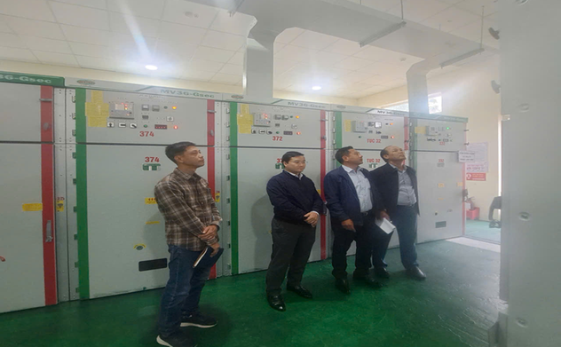 Kiểm tra công tác chuẩn bị đóng điện MBA T2 Trạm 110kV Nghi Xuân