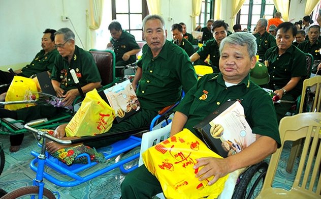 Trình Chủ tịch nước giữ nguyên mức tặng quà người có công dịp Tết Nguyên đán Ất Tỵ